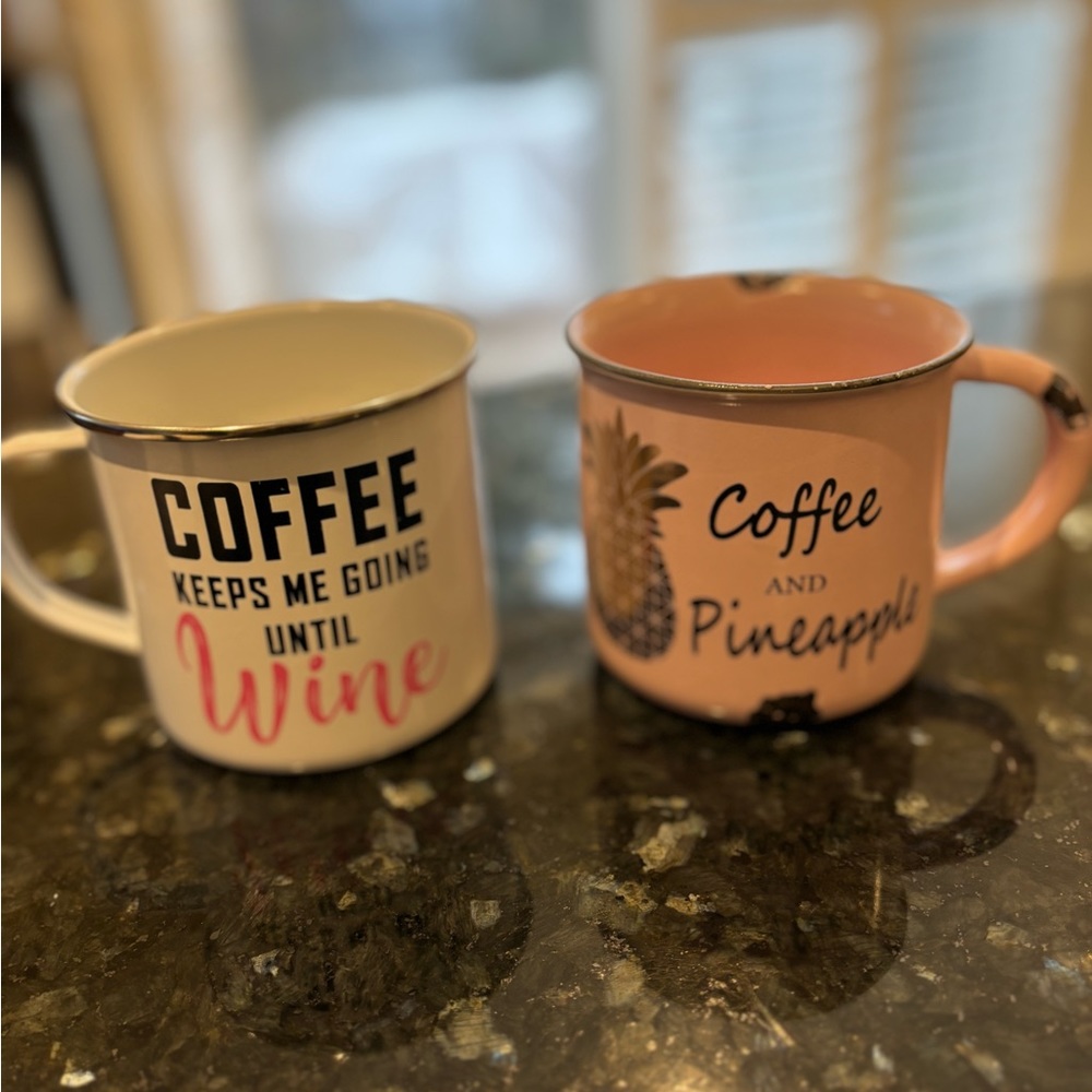 2 Mugs !